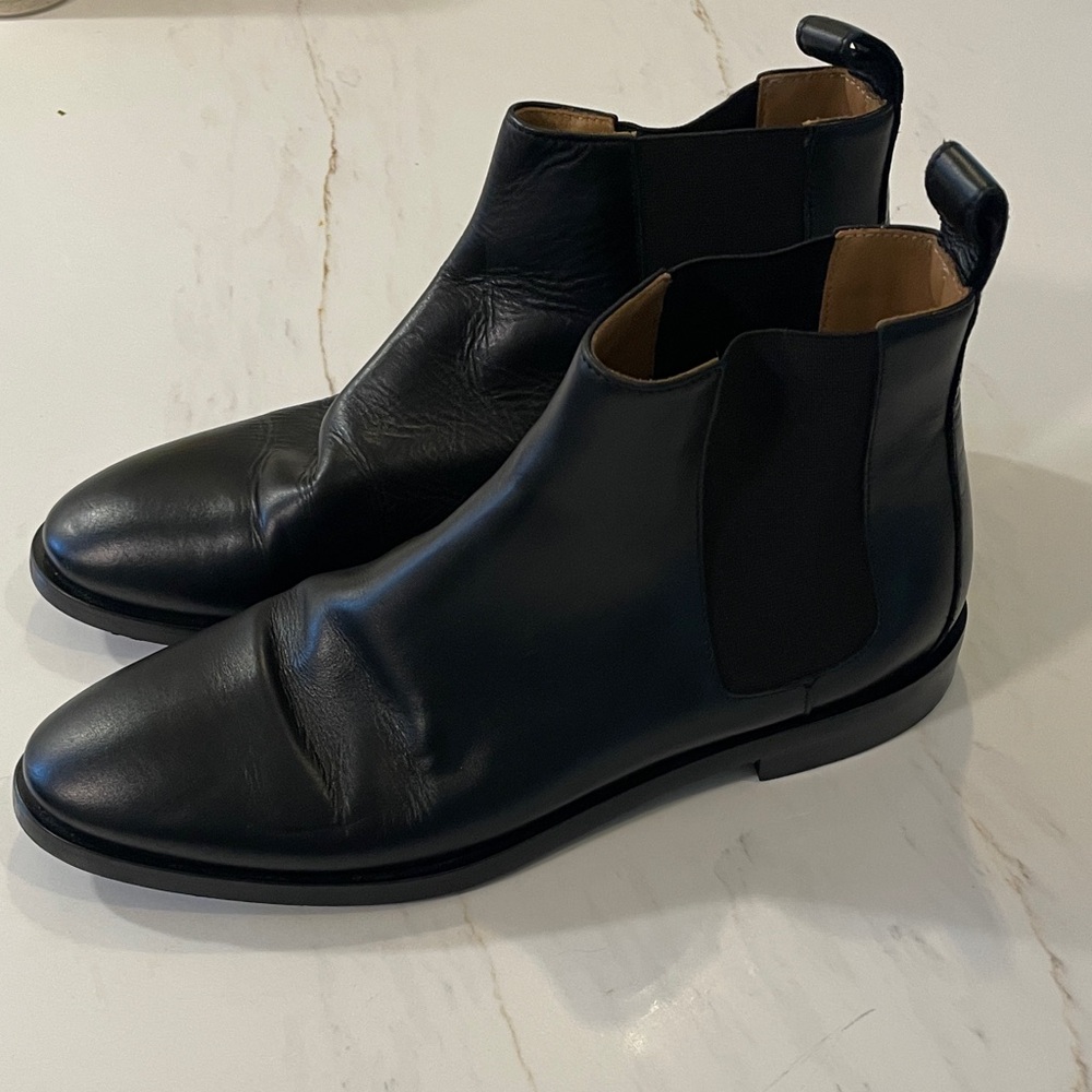 Everlane women’s Chelsea boots 9.5 black made in Italy